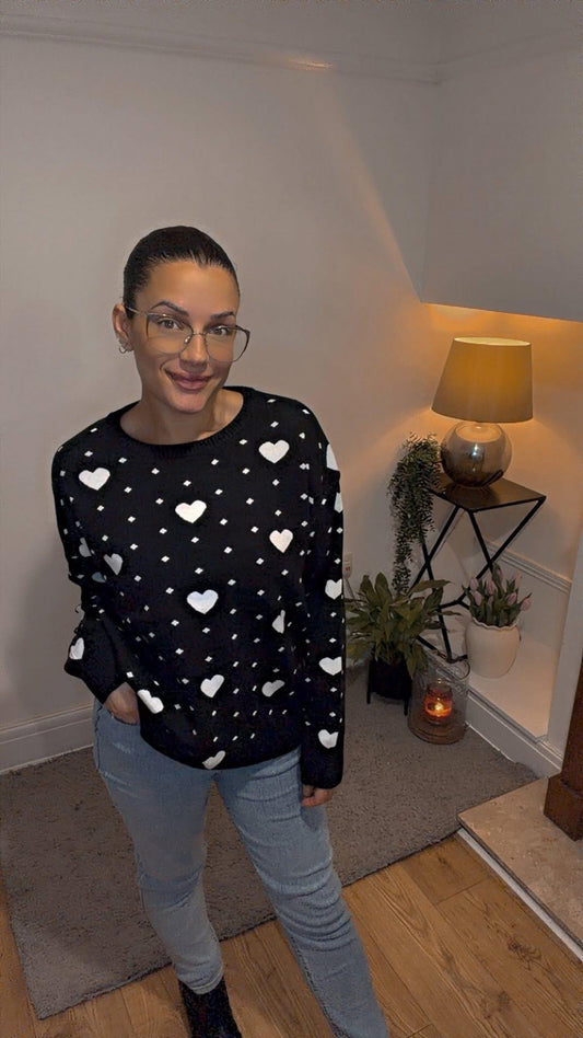 BLACK AND WHITE HEART DETAILED JUMPER