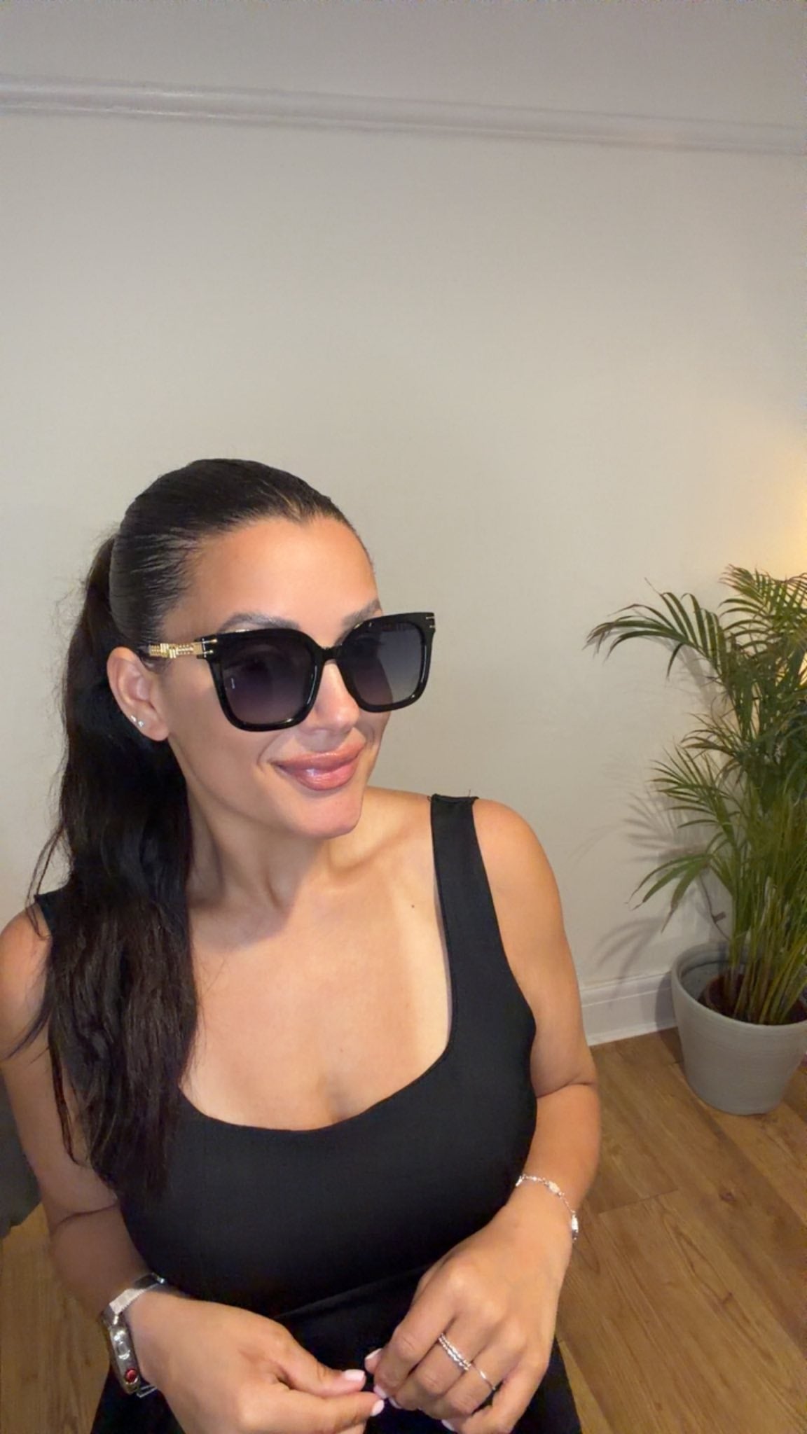 SUNGLASSES